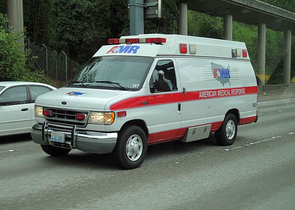 救護車生產廠家簡析車內的醫療配置有哪些？
