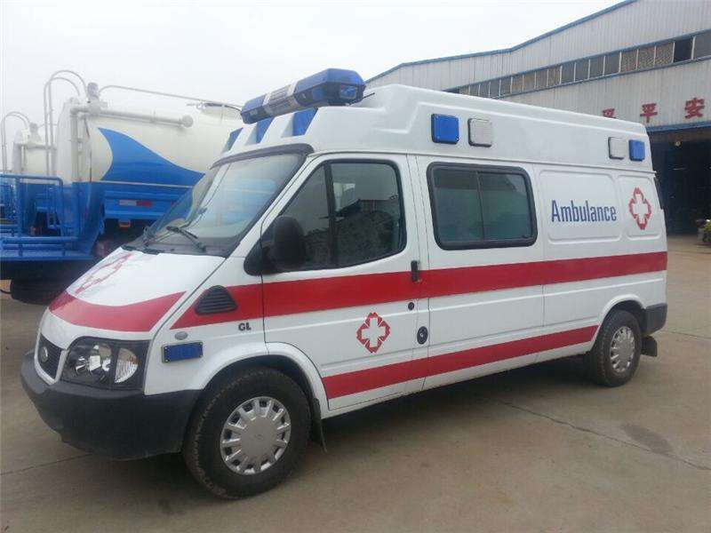 救護車和醫療車有什么區別？救護車廠家專業為你解答。01