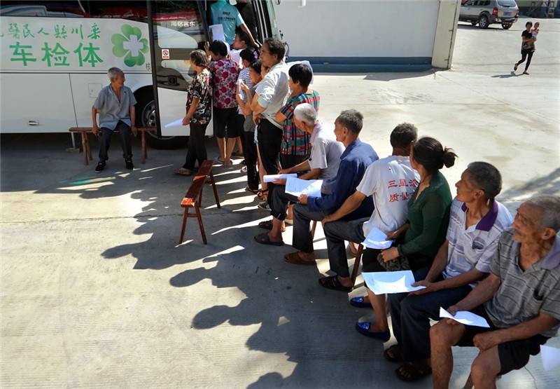 移動體檢車造福人民群眾，生產廠家為健康護航02